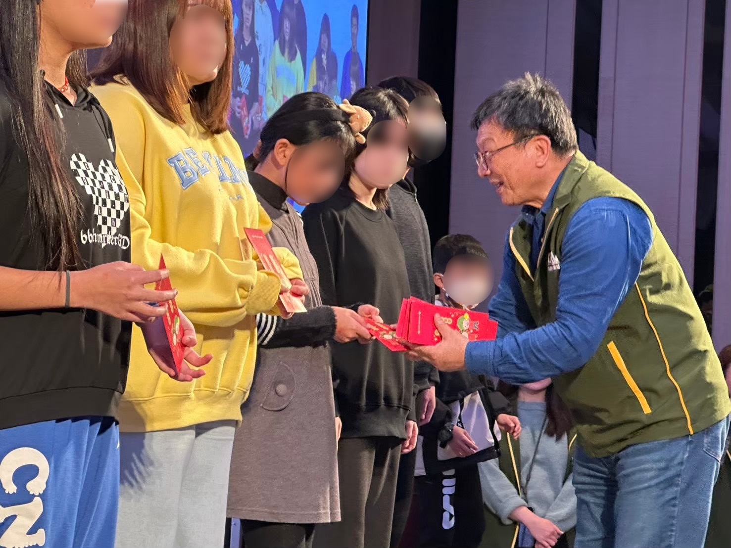 芥菜種會透過圍爐紅包，為脆弱家庭兒少送上鼓勵與祝福。