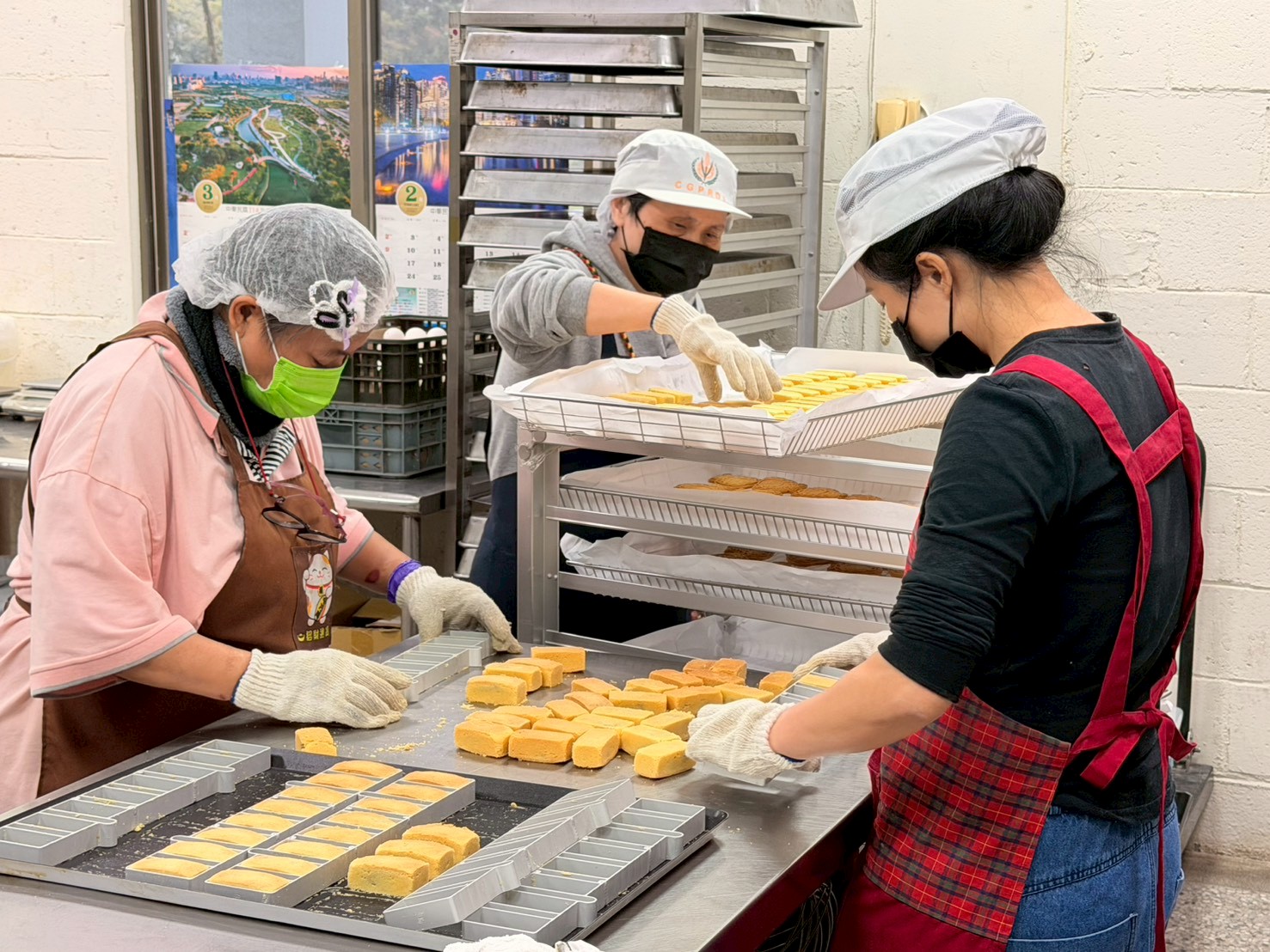 芥菜種會社企品牌「習得」，推出多款由以工「帶振」者親手製作的新年禮盒商品。