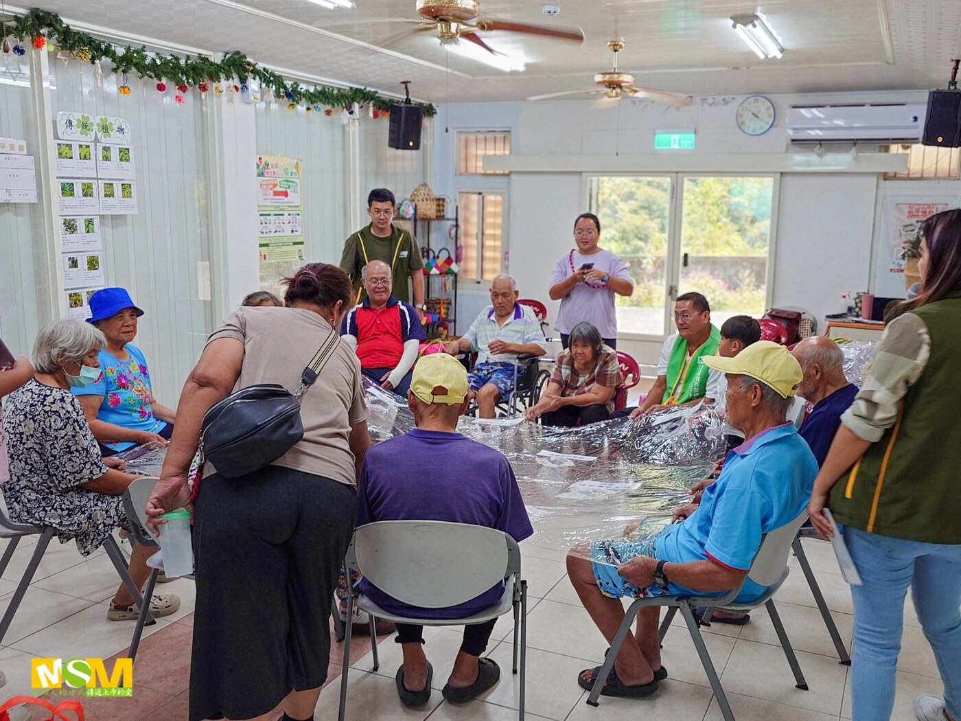 Baliyuan elders and MSM workers taking part in a community disaster-preparedness workshop