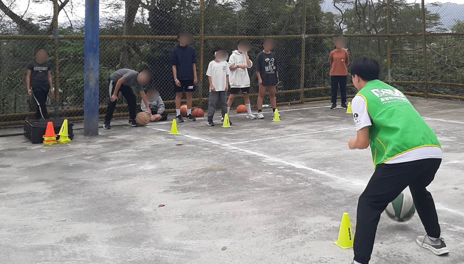 光復助人網據點透過籃球品格教育、課後陪讀與趣味課程設計，在穩定的陪伴中，也重新找回孩子學習與生活的節奏。