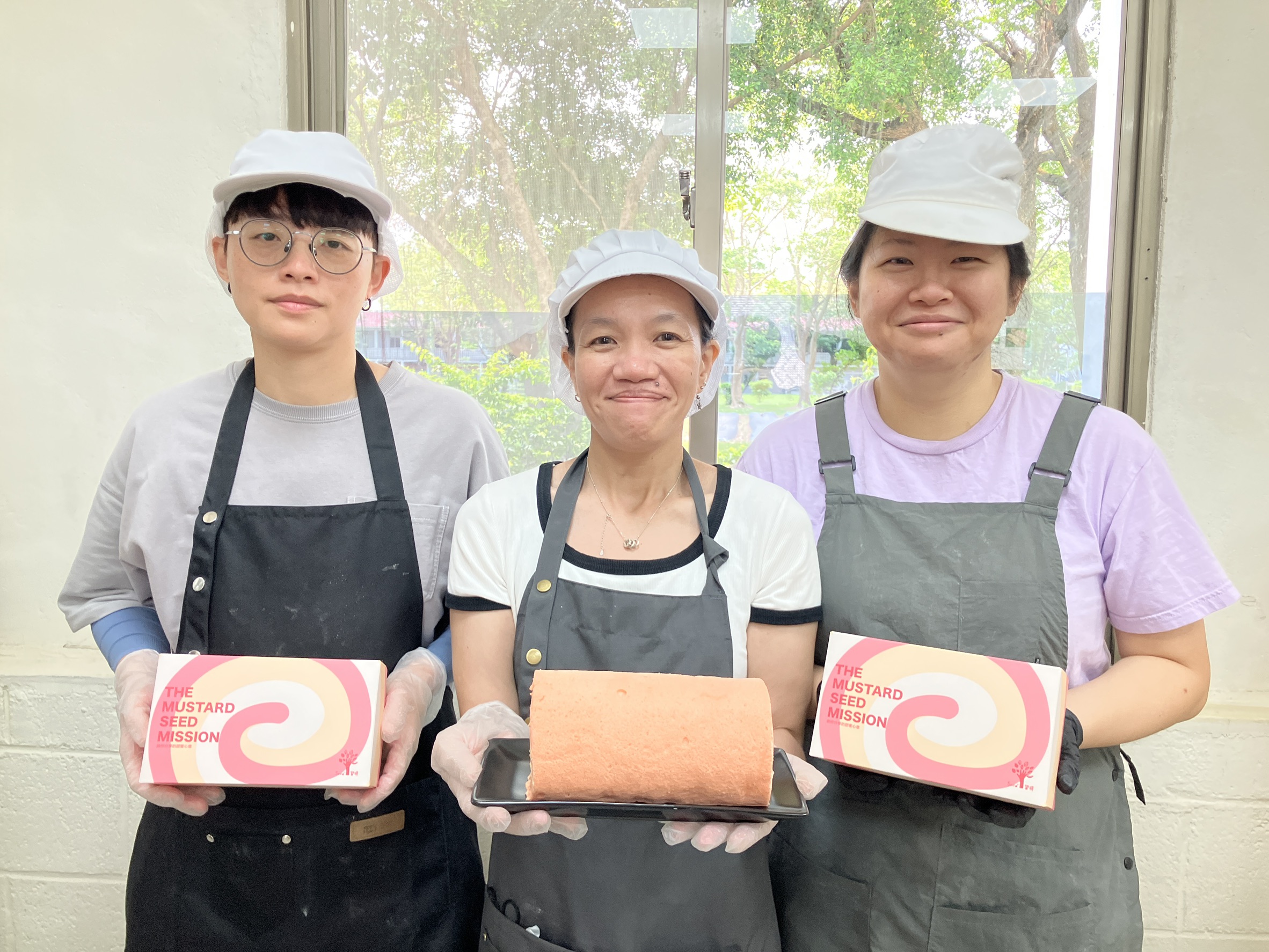 芥菜種會社企品牌「習得」製作母親節系列蛋糕，支持以工「帶振」者將技能轉化為產品，也為家庭創造自立的可能。