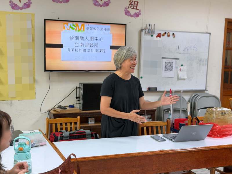 淑卿時常正向勉勵學員們。