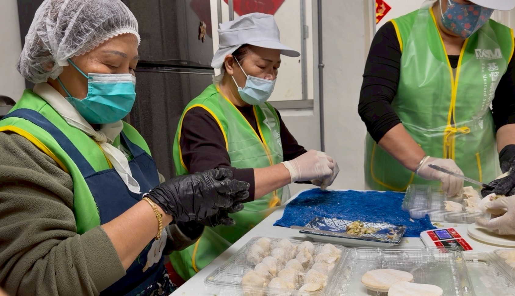 芥菜種會以工「帶振」，培力在地照顧者製作「習得手工水餃」