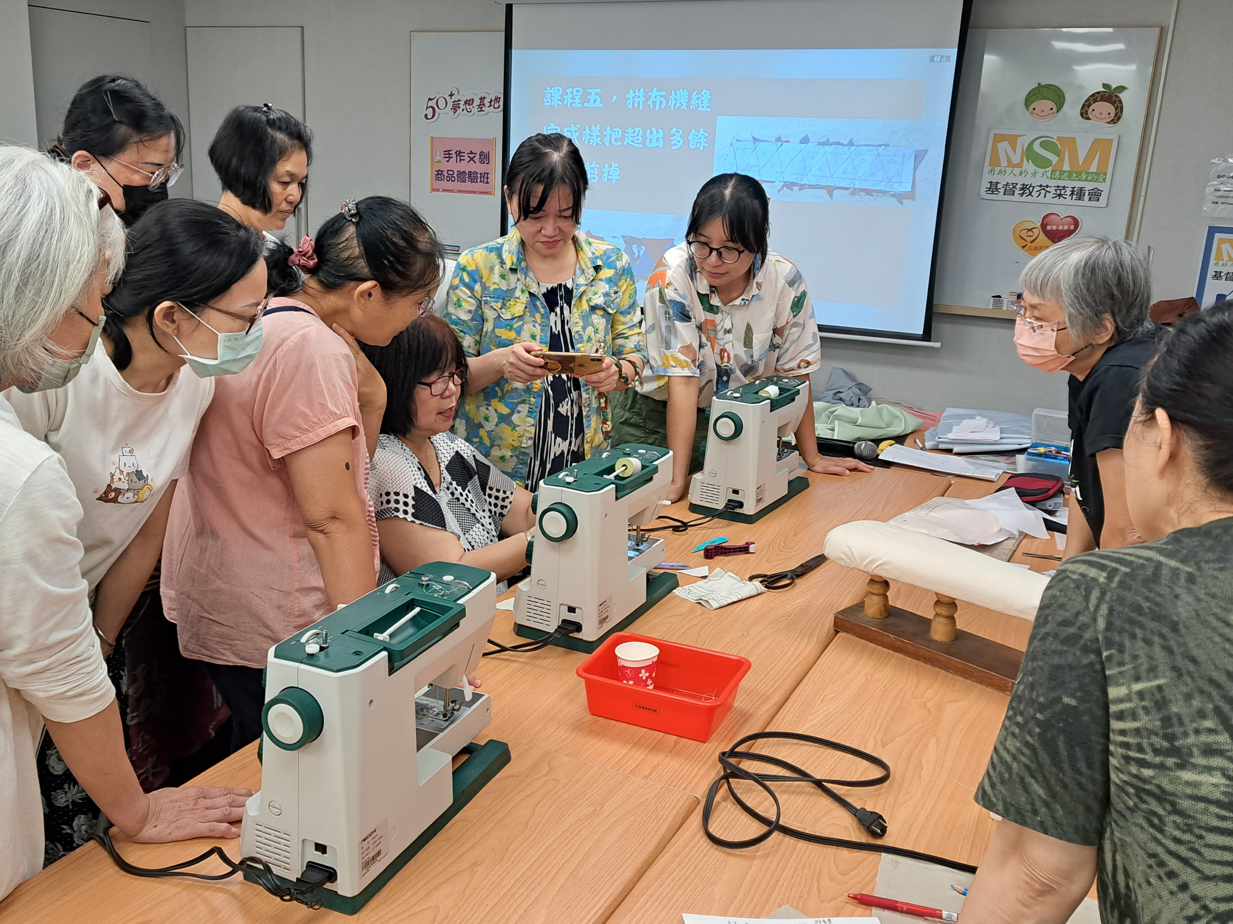 小圓專注於課程教學