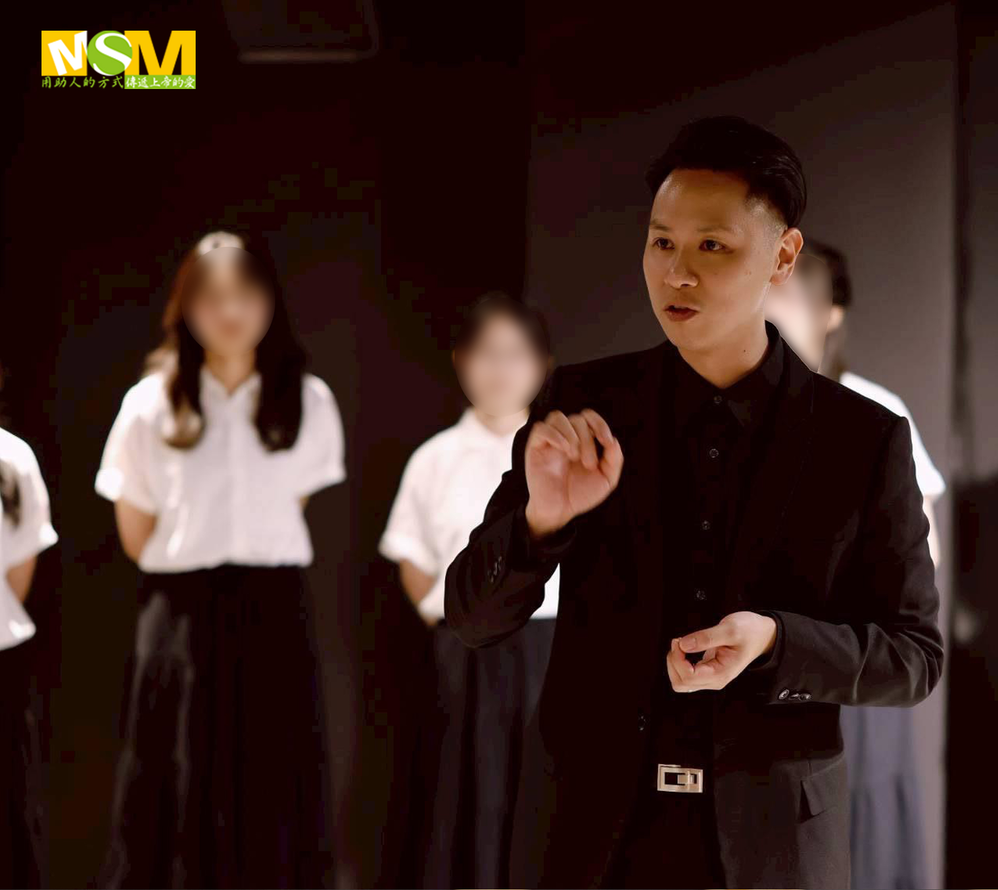 合唱團老師-鄭睦哲