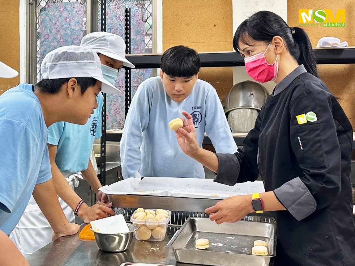 橘子帶領少年發現烘焙的樂趣