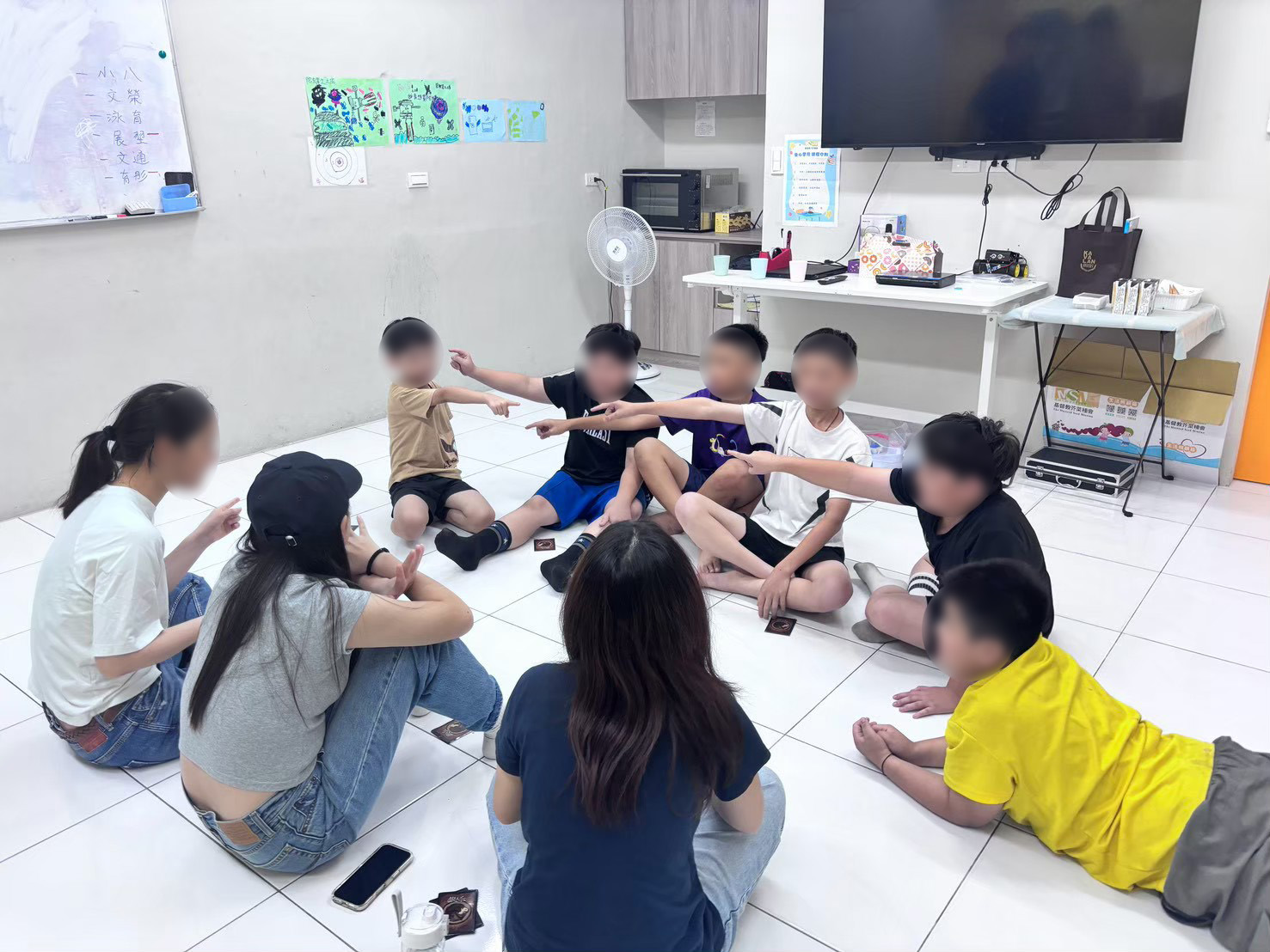 愛心學苑讓陪伴更靠近孩子，讓支持更靠近家庭(標題圖檔)