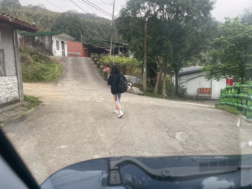 冠軍磁磚守護偏鄉學子返家路　支持芥菜種會護學專車服務(標題圖檔)
