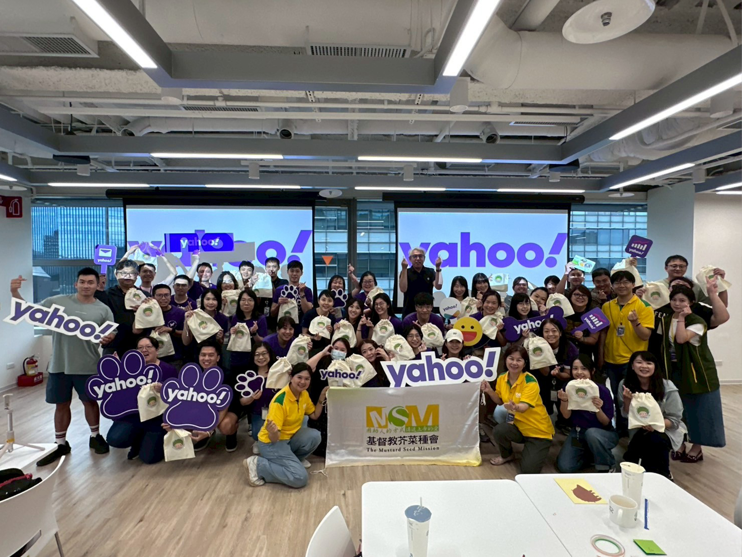 芥菜種會攜手Yahoo企業志工合力製作教材包(標題圖檔)